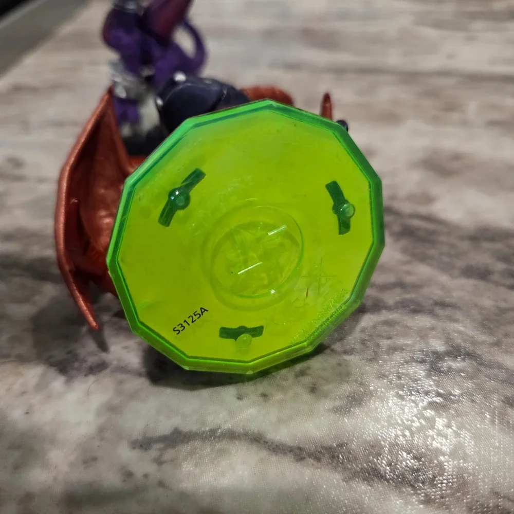 Skylanders Spyro and Cynder Dragon Figures Activision Giants Spyros Adventure